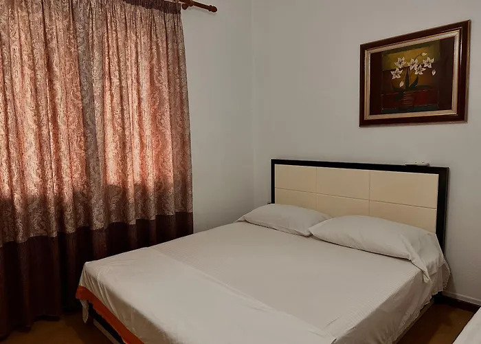 Grand House Rooms